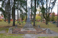 Piemineklis 1. Pasaules kara laikā kritušajiem un brāļu kapi