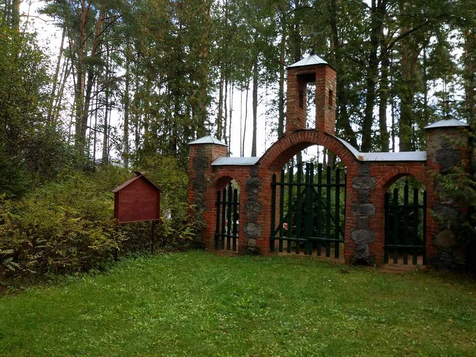 Jančisķu luterāņu kapsēta Галерея