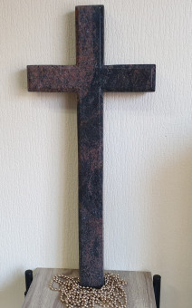 Гранитный крест