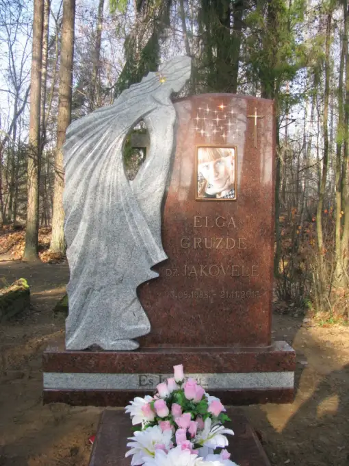 Neiro IK — Kapu pieminekļu izgatavošana Veicam kapu pieminekļu izgatavošanu un apbedījuma vietu labiekārtošanas darbus Daugavpilī un novados