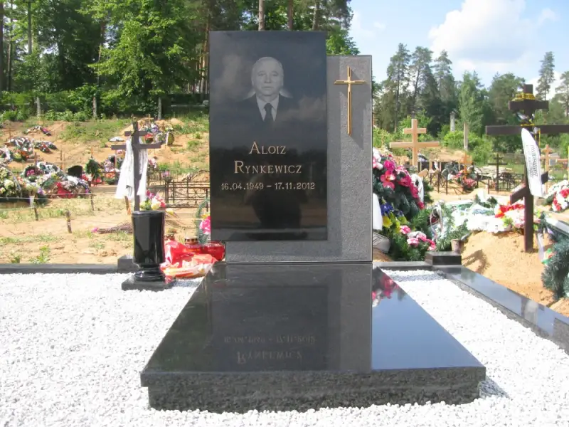 Neiro IK — Kapu pieminekļu izgatavošana Veicam kapu pieminekļu izgatavošanu un apbedījuma vietu labiekārtošanas darbus Daugavpilī un novados