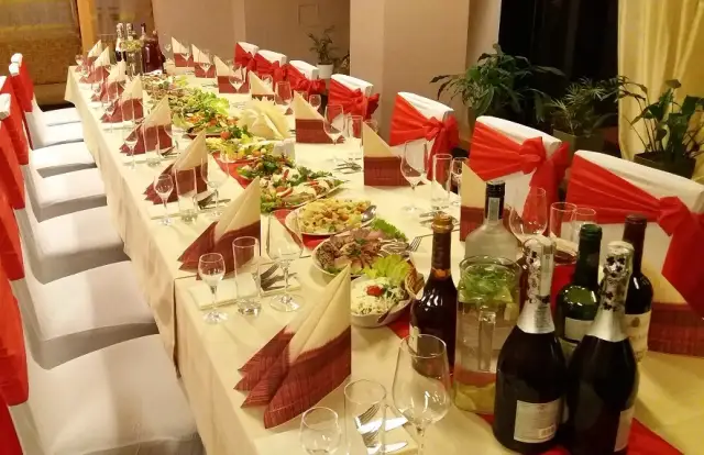 Sēru mielasti Aleksandrs restorāns, Centrs