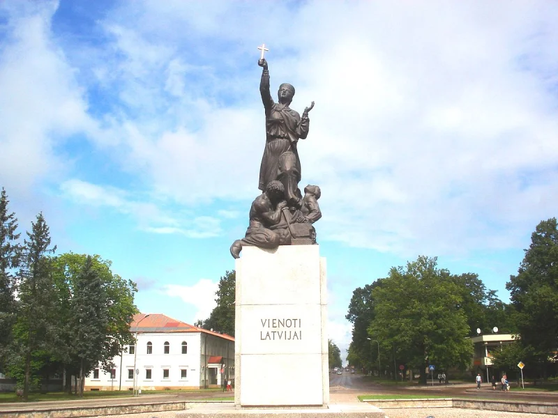 Piemineklis Vienoti Latvijai 