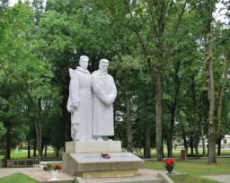 Brāļu kapu piemineklis un Brāļu kapi Dobelē