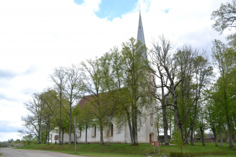 Ugāles luterāņu baznīca Logo