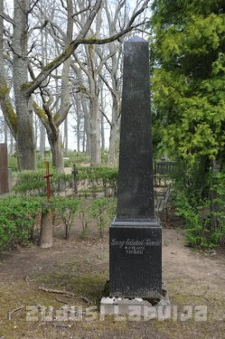 Liepas kapi 