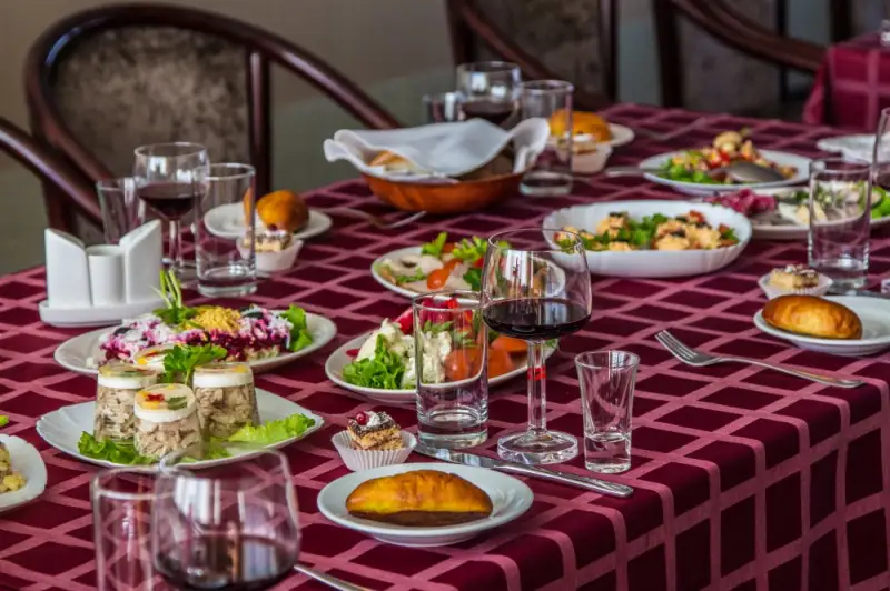 Bēru mielasts galda klāšana Aleksandrs restorāns, Arcada, tirdzniecības centrs