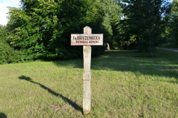 PIEMIŅAS AKMENS FRICIM BRĪVZEMNIEKAM