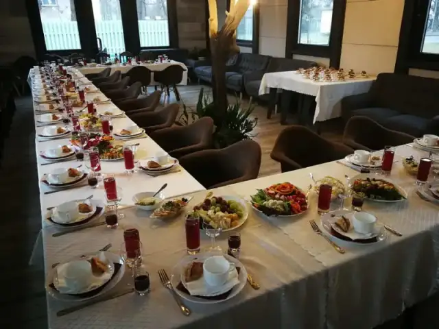 Atvadu mielasti "Baltā zālē"
