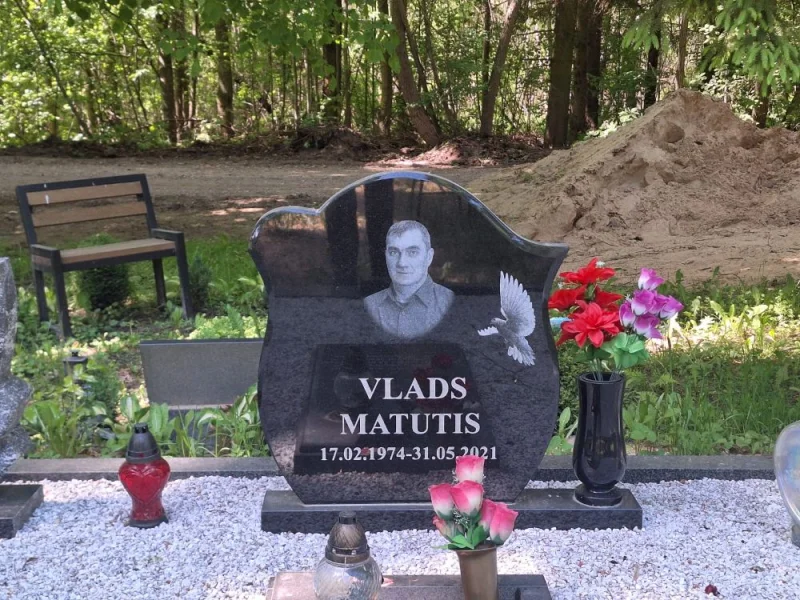 SKS Granit SIA SIA SKS GRANIT in Jelgava - Granite Gravestones and Grave Site Beautification