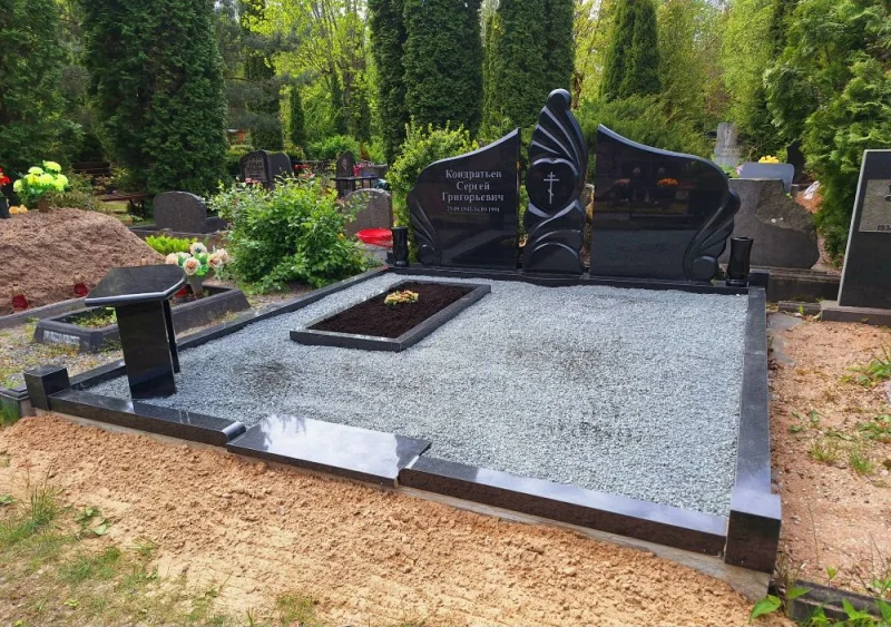 SKS Granit SIA SIA SKS GRANIT Jelgavā - granīta kapu pieminekļi un kapavietas labiekārtošana