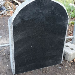 Preview image for  Kalts granīta kapu piemineklis