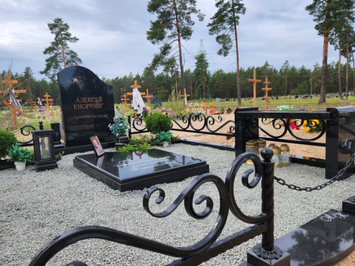 Apbedījuma vietas labiekārtošana klasiskā stilā