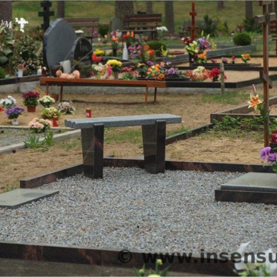 Granīta kapu soliņš
