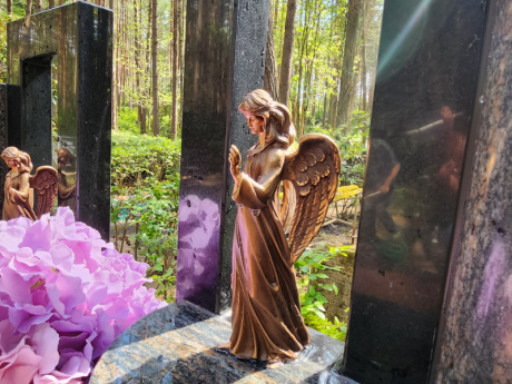 Grave bronze accessories – angel