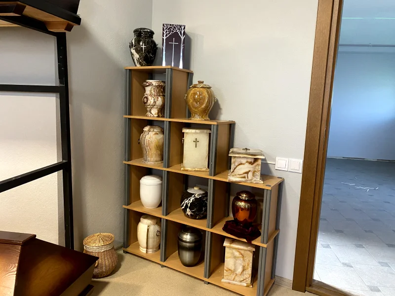 Urns
