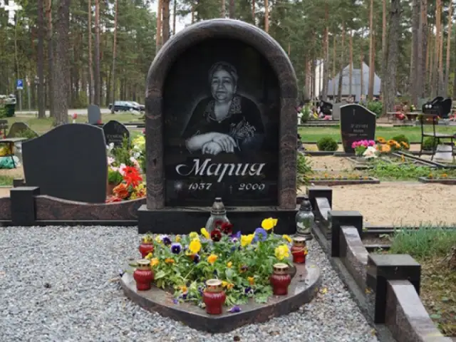 Памятники In Sensum 