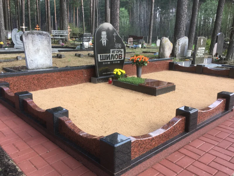 Gravēšanas pakalpojumi uz pieminekļiem un kapu plāknēm
