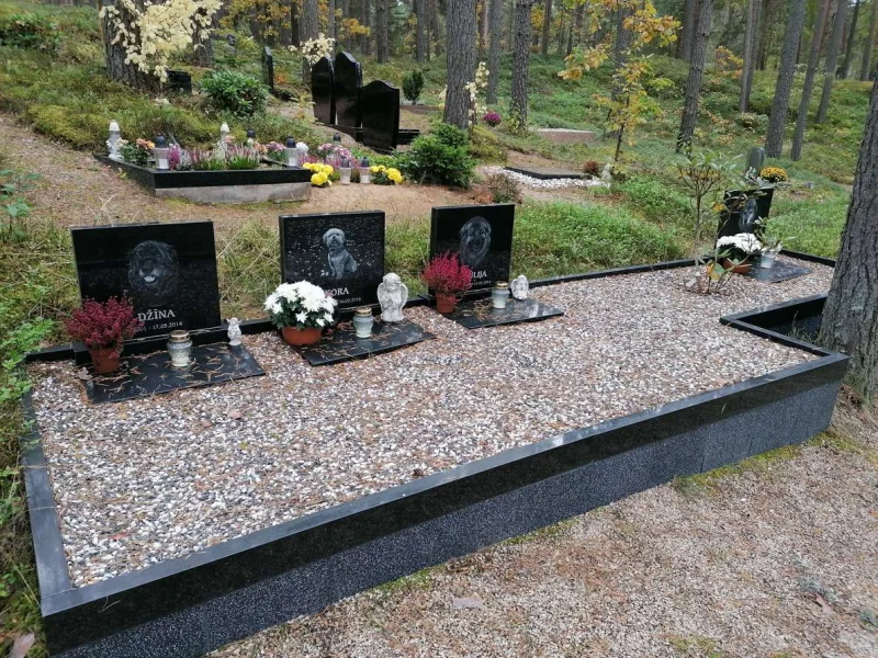 Korad - Oļģerta Silova apbedīšanas nams Jelgavā Apbedīšanas pakalpojumi un kapu pieminekļu izgatavošana Jelgavā