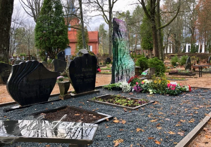 Glasstone Soul and Light: Exclusive Glasstone Memorials