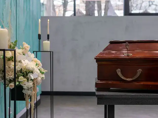 			Круглосуточные услуги морга
	