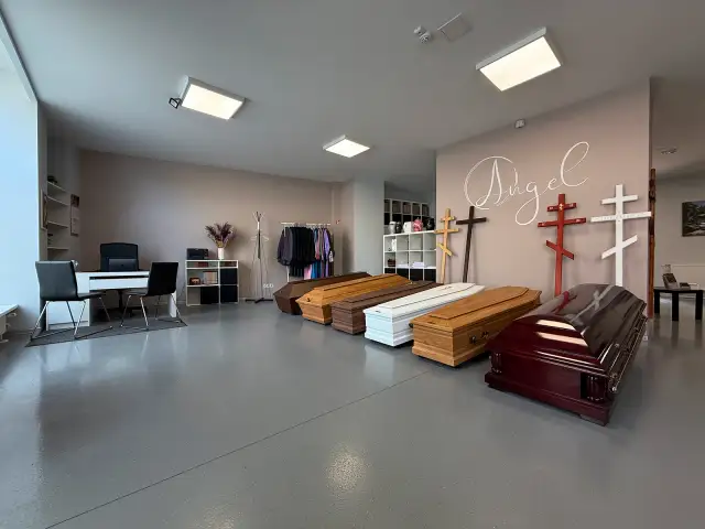 Apbedīšanas piederumu klāsts Latgales iela 108