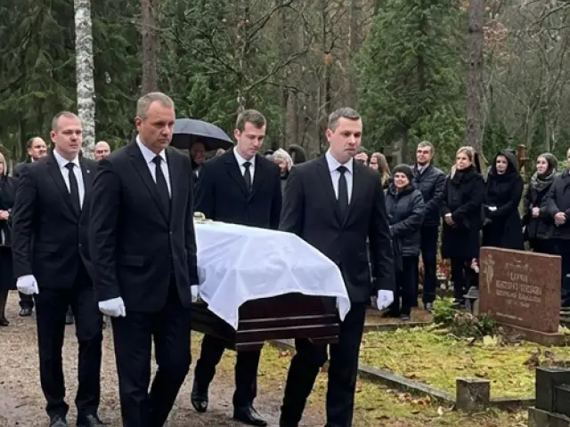 			Pasūtīt bēru organizēšanu
	