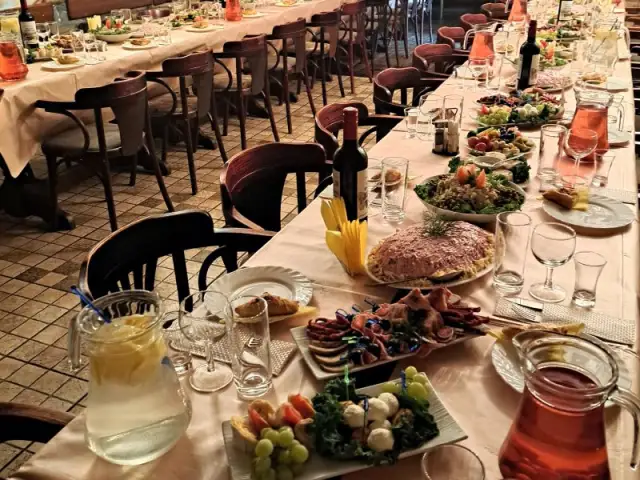 			Bēru un atvadu mielasti Jūrmalā, banketu zāle
	